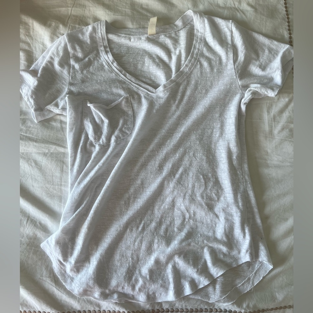 ALTARD STATE VNECK SIZE SMALL